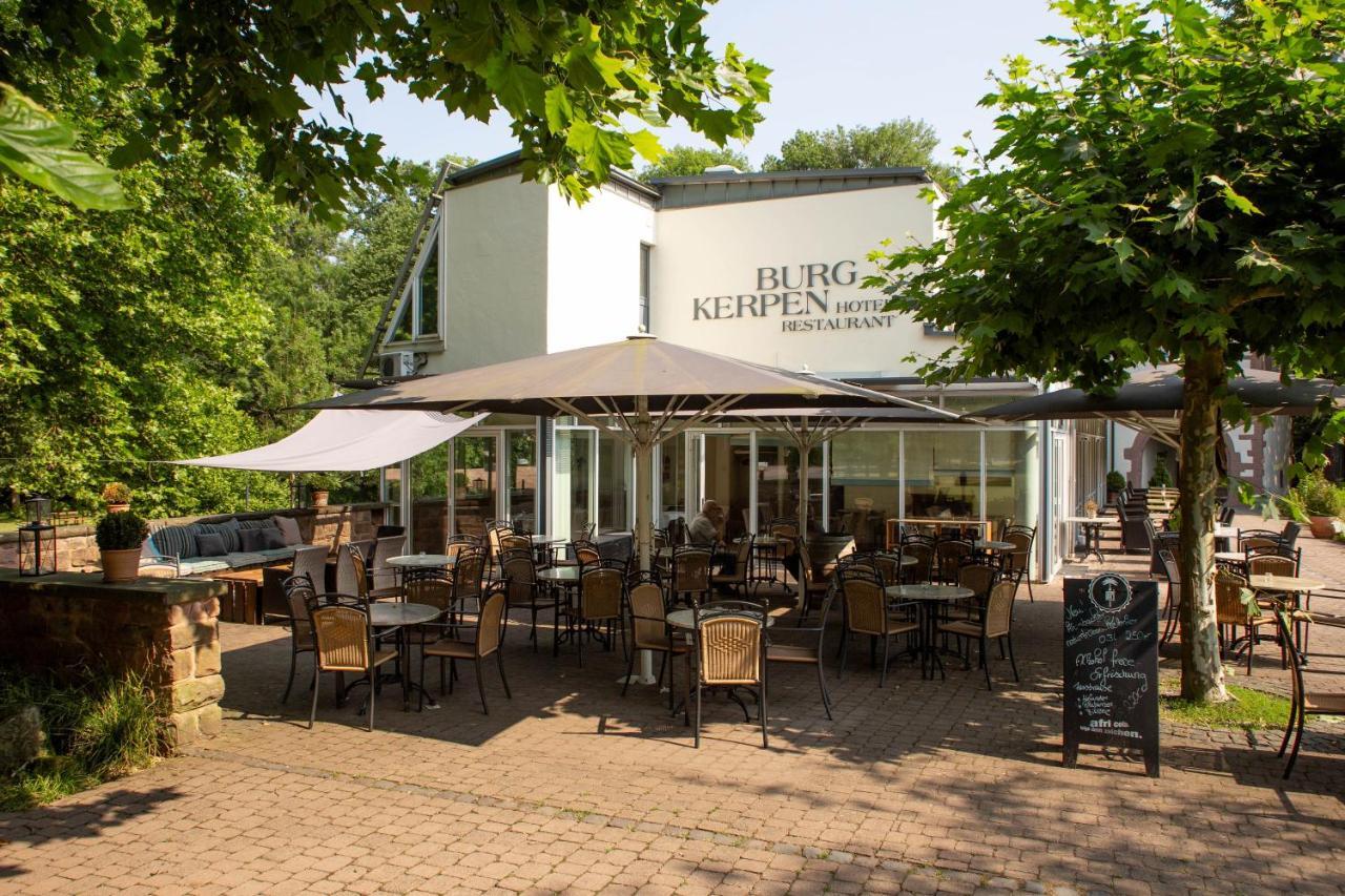 Hotel Burg Kerpen Illingen  外观 照片