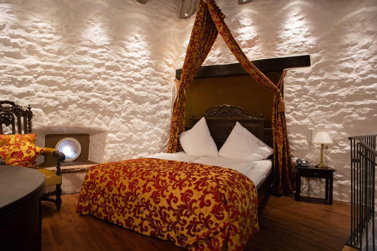 Hotel Burg Kerpen Illingen  外观 照片