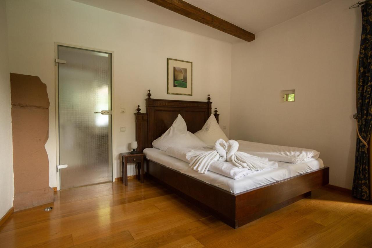 Hotel Burg Kerpen Illingen  外观 照片