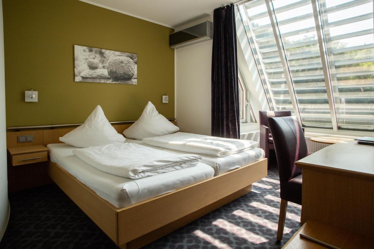 Hotel Burg Kerpen Illingen  外观 照片